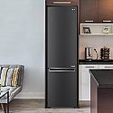 LG разкрива най-новия си хладилник с долен фризер