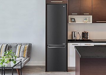 LG разкрива най-новия си хладилник с долен фризер