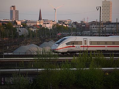 Първите в света редовни влакове на водород тръгват по релсите в Германия
